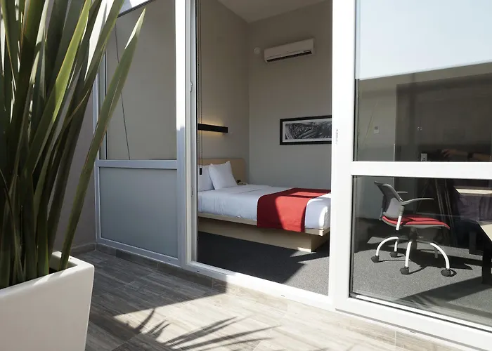 Express By Marriott Ciudad De Patio Universidad Hotel 3*