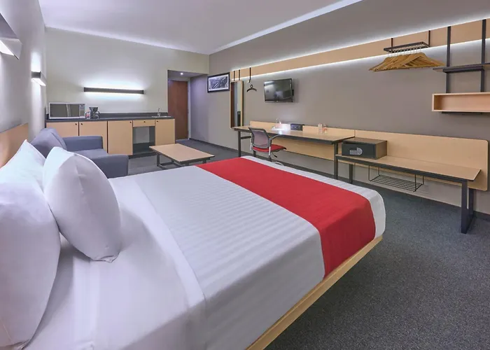 Express By Marriott Ciudad De Patio Universidad Hotel 3*