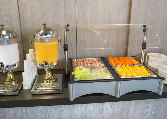 Express By Marriott Ciudad De Patio Universidad Hotel 3*