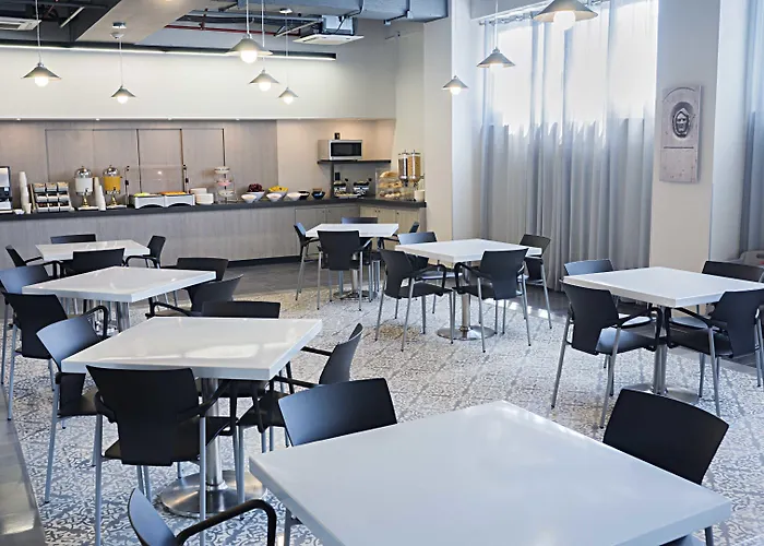 Hotel Express By Marriott Ciudad De Patio Universidad 3*
