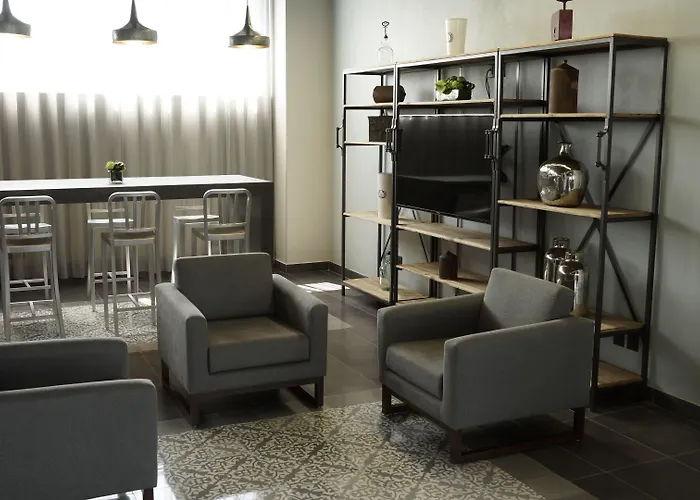 Express By Marriott Ciudad De Patio Universidad Hotel 3*