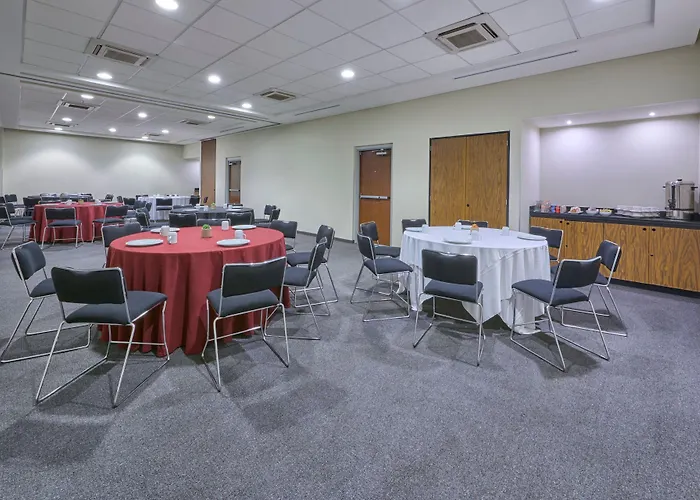 Express By Marriott Ciudad De Patio Universidad Hotel 3*
