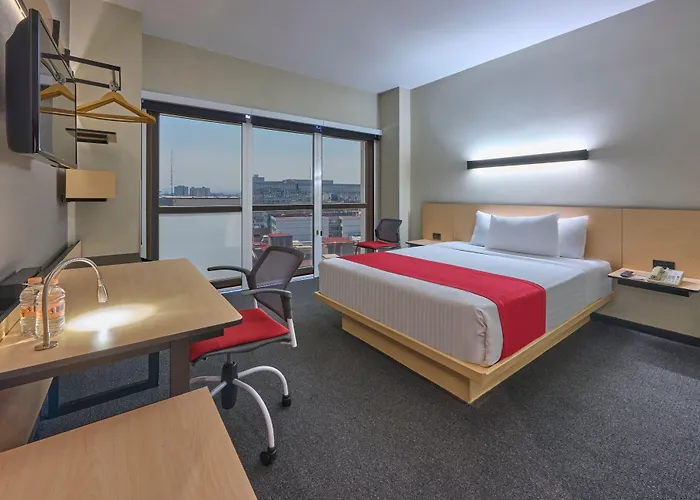 Express By Marriott Ciudad De Patio Universidad Hotel 3*
