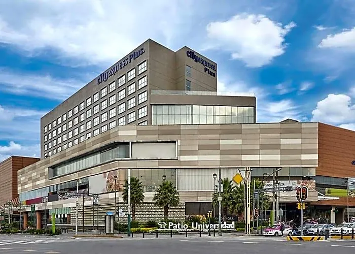 Hotel Express By Marriott Ciudad De Patio Universidad 3*