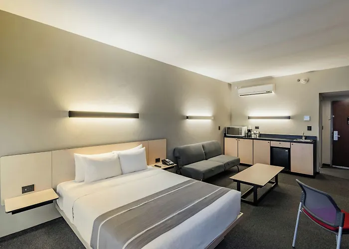Express By Marriott Ciudad De Patio Universidad